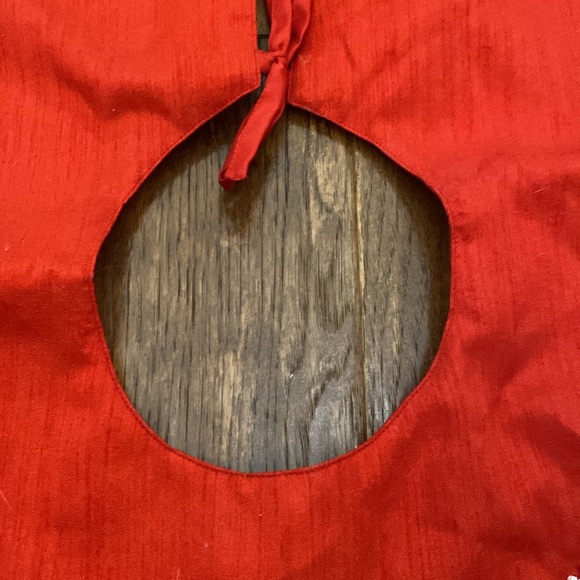 Gnome and Snowflake Bead & Applique Tree Skirt - Picture 8 of 12